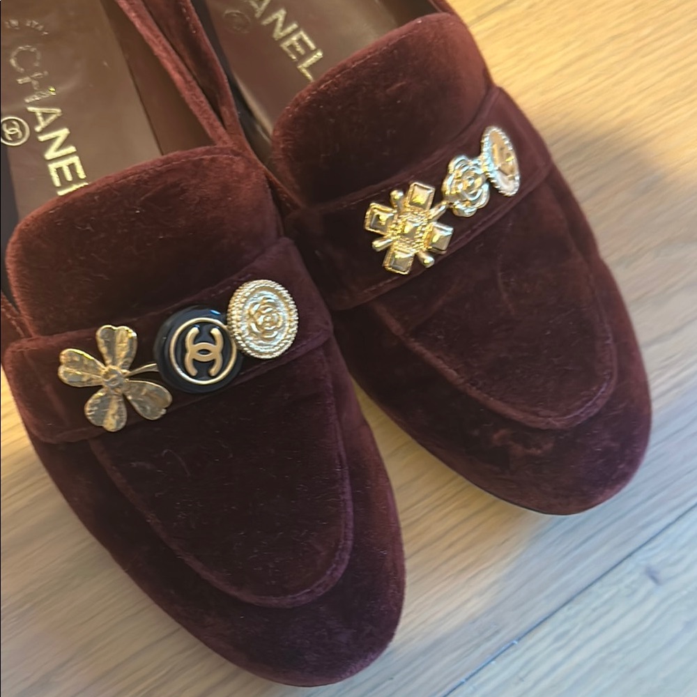 Chanel Burgundy Velvet Loafers with Gold Accents - Picture 5 of 5